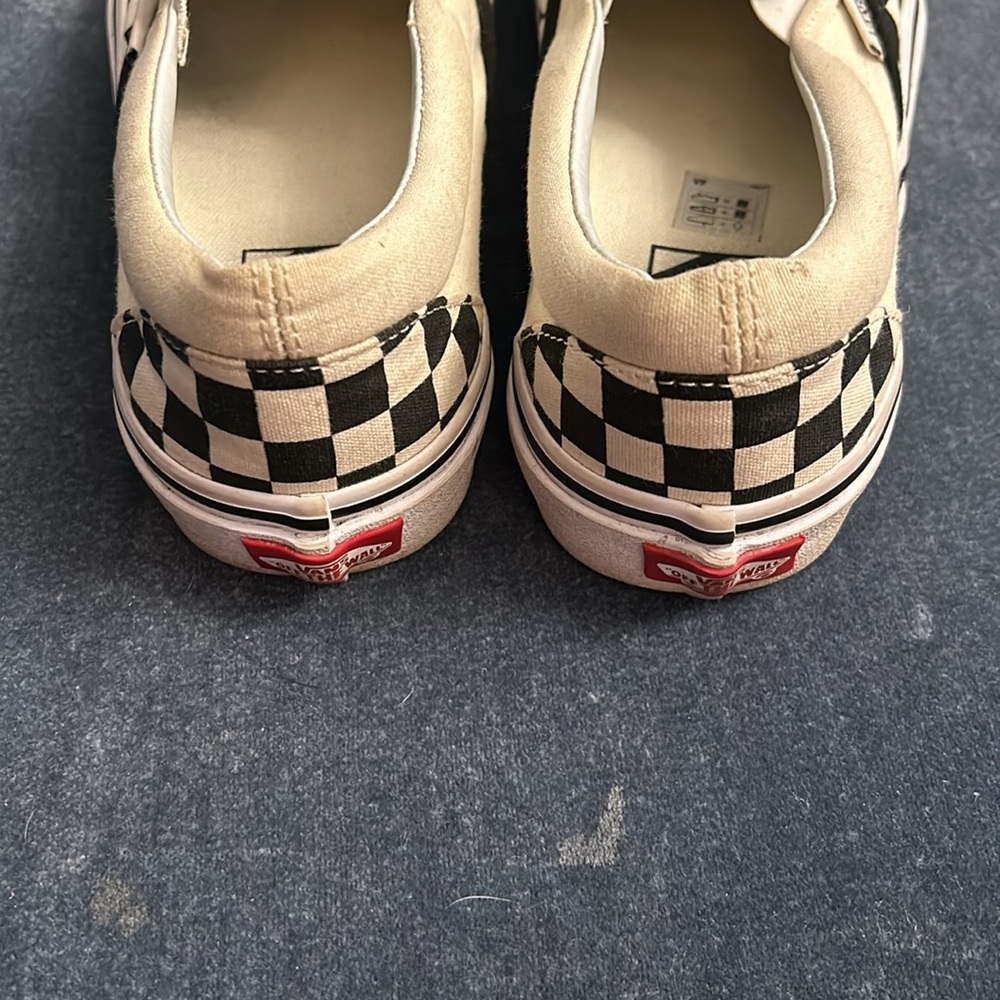 Vans - Picture 4 of 10